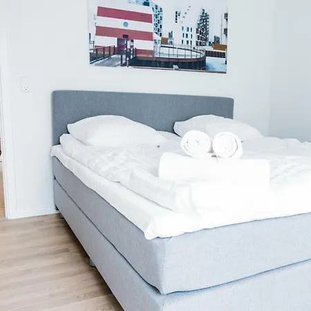 Fantastic 1-bed W Balcony Lägenhet